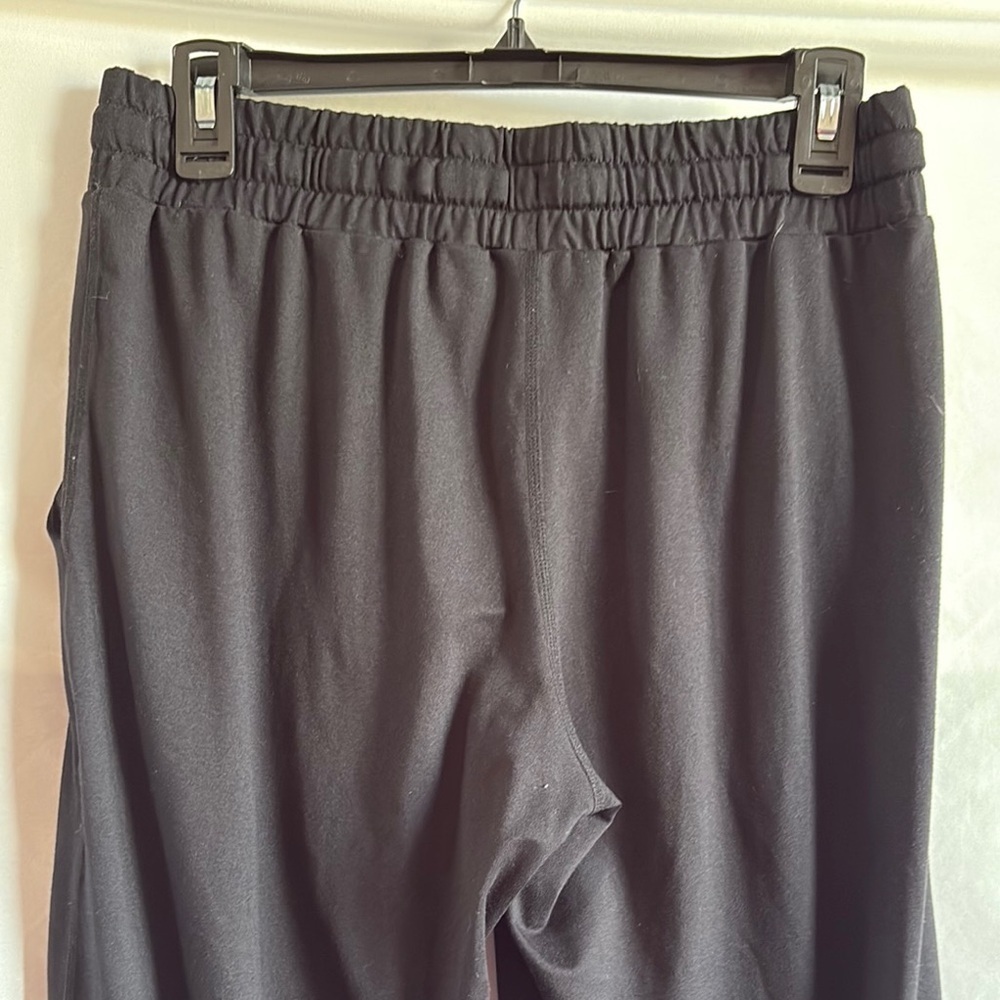 Tuff Athletics Black Capri Pants with Elastic Waistband - Picture 6 of 10